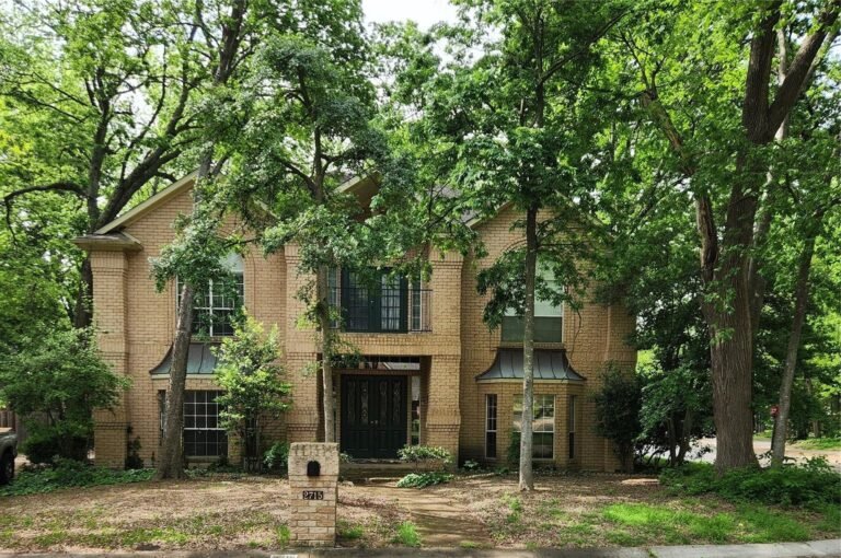 Home exterior before renovation in McKinney, TX